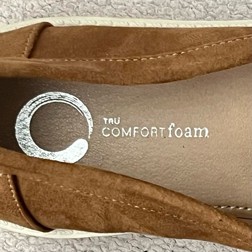 Journee Collection Tan Loafers with White Lug Sole - Picture 5 of 8